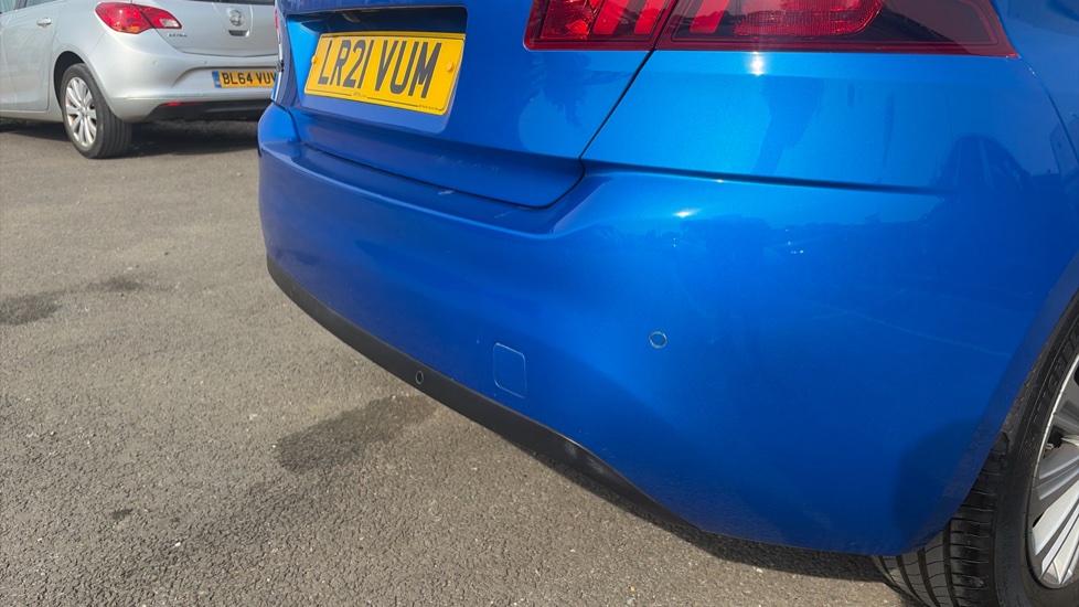 Peugeot 308 1.2 PureTech 130 Allure Premium 5dr [Digital] Petrol Hatchback - Image 37