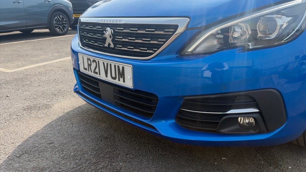 Peugeot 308 1.2 PureTech 130 Allure Premium 5dr [Digital] Petrol Hatchback - Image 39