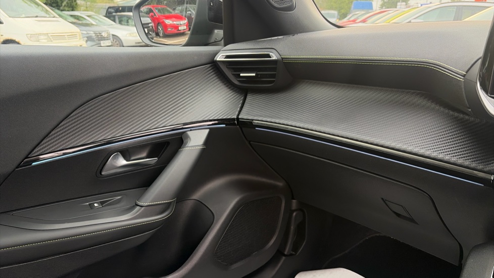 Peugeot 2008 1.2 PureTech 130 GT Premium 5dr EAT8 Petrol Estate - Image 35