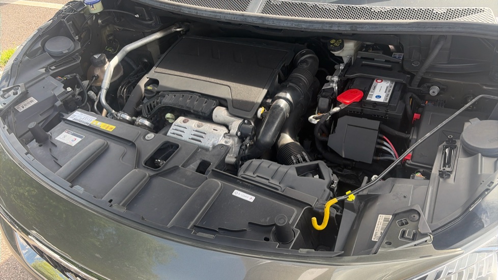 Peugeot 3008 1.2 PureTech Active 5dr Petrol Estate - Image 8