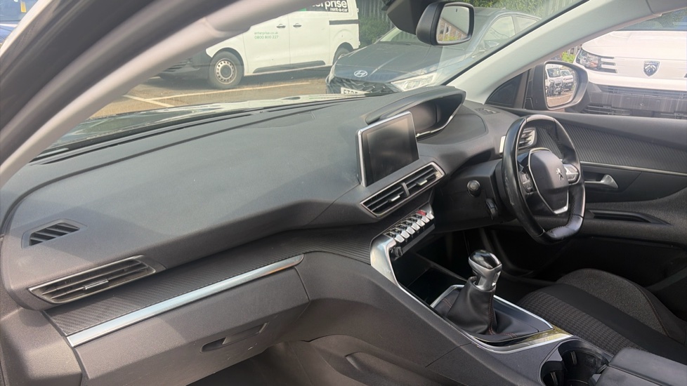 Peugeot 3008 1.2 PureTech Active 5dr Petrol Estate - Image 9