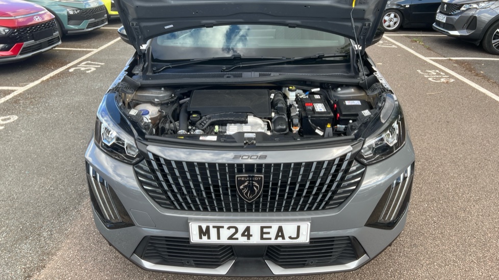 Peugeot 2008 1.2 PureTech 130 Allure 5dr Petrol Estate - Image 8