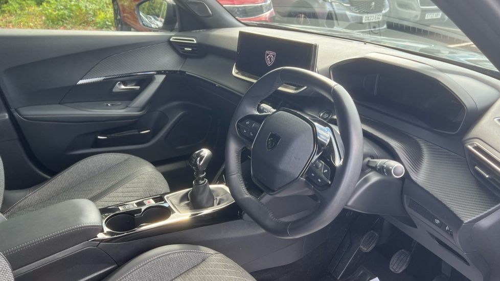 Peugeot 2008 1.2 PureTech 130 Allure 5dr Petrol Estate - Image 11