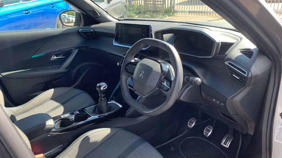 Peugeot 2008 1.2 PureTech Allure Premium+ 5dr Petrol Estate - Image 11
