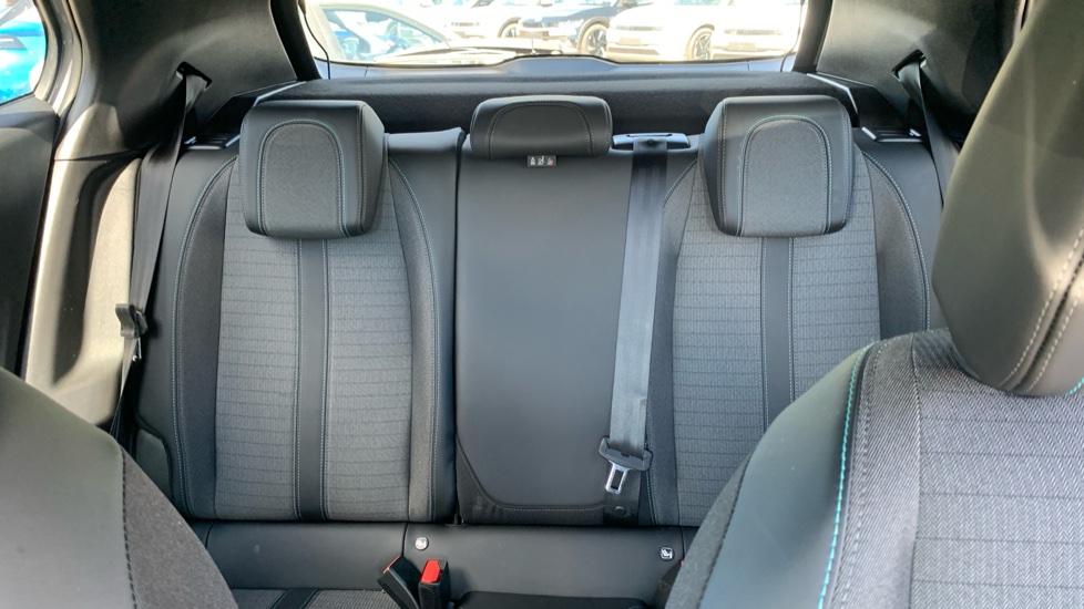 Peugeot 2008 1.2 PureTech Allure Premium+ 5dr Petrol Estate - Image 15