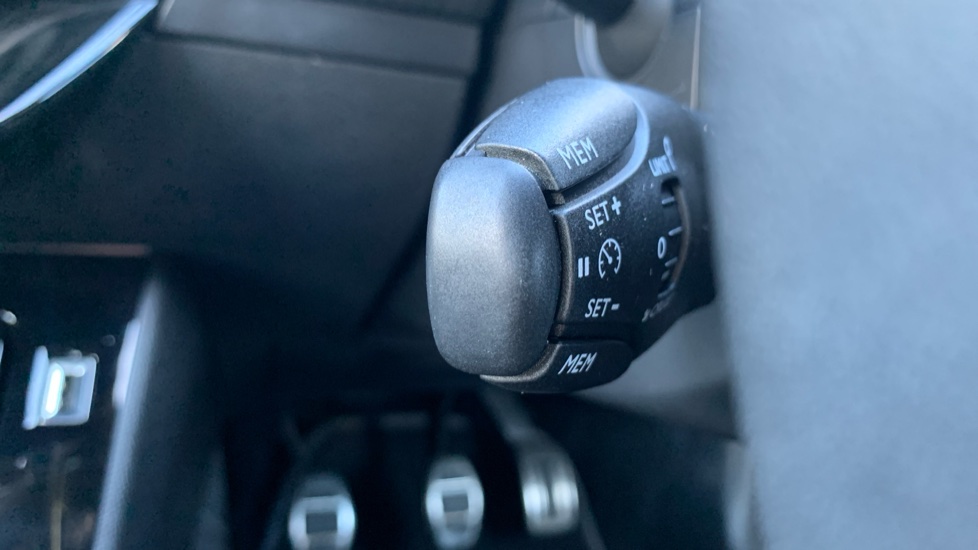 Peugeot 2008 1.2 PureTech Allure Premium+ 5dr Petrol Estate - Image 38