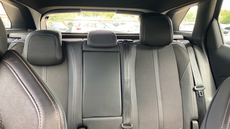 Peugeot 3008 1.2 PureTech GT 5dr EAT8 Petrol Estate - Image 15