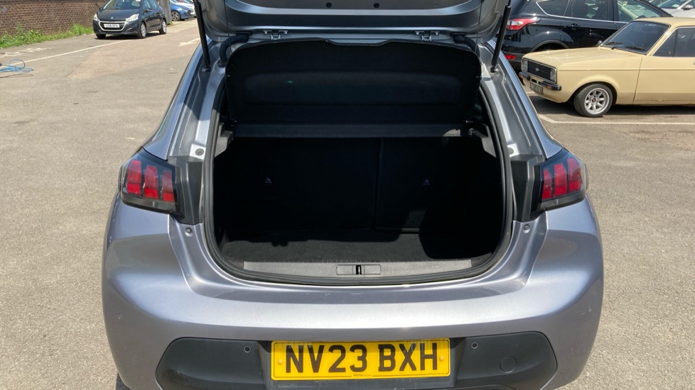 Peugeot 208 1.2 PureTech 100 Active Premium + 5dr Petrol Hatchback - Image 4
