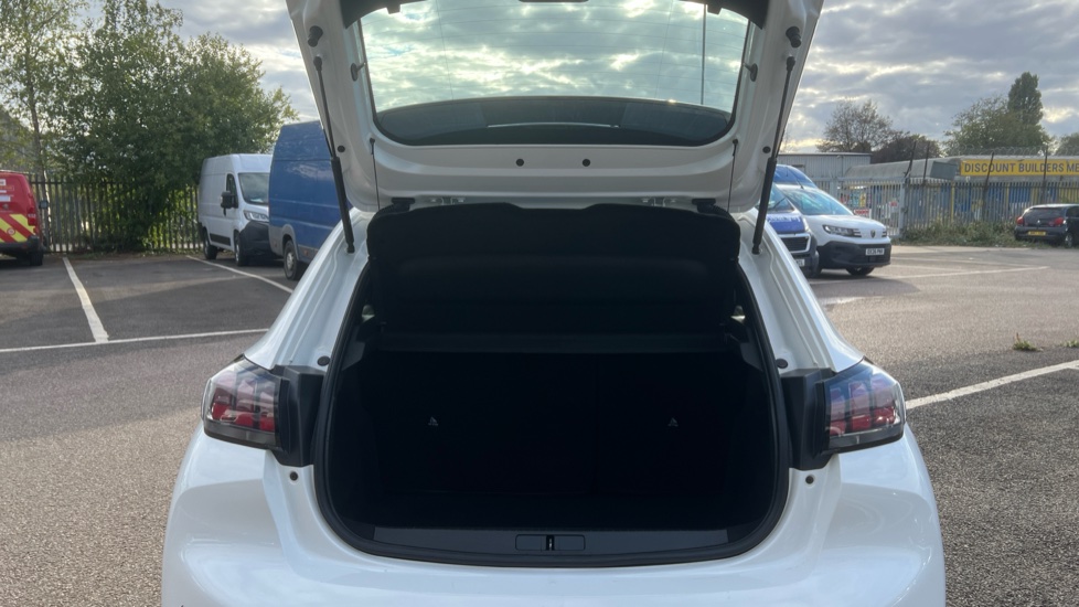 Peugeot 208 1.2 PureTech Active 5dr Petrol Hatchback - Image 4