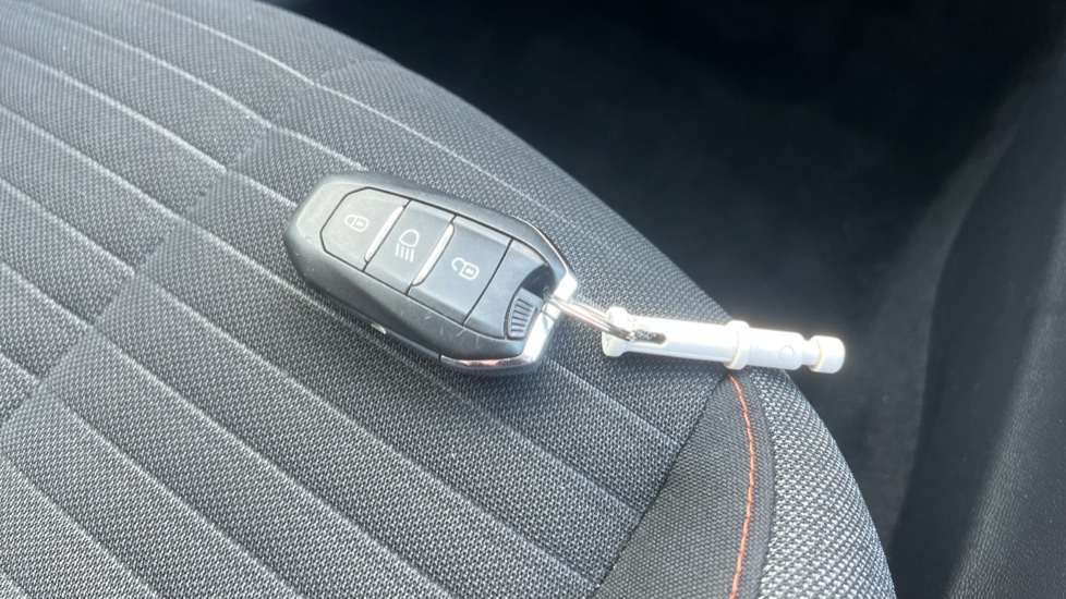 Peugeot 208 1.2 PureTech Active 5dr Petrol Hatchback - Image 19