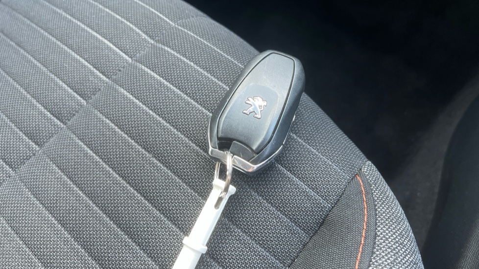 Peugeot 208 1.2 PureTech Active 5dr Petrol Hatchback - Image 20
