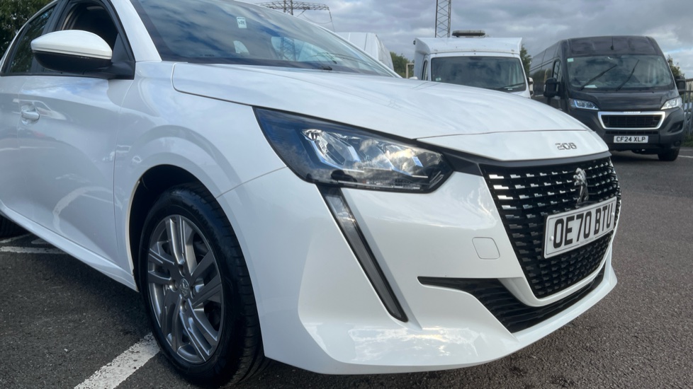 Peugeot 208 1.2 PureTech Active 5dr Petrol Hatchback - Image 21