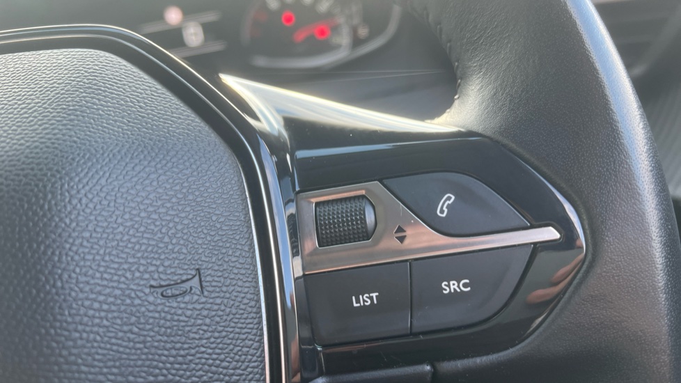 Peugeot 208 1.2 PureTech Active 5dr Petrol Hatchback - Image 24