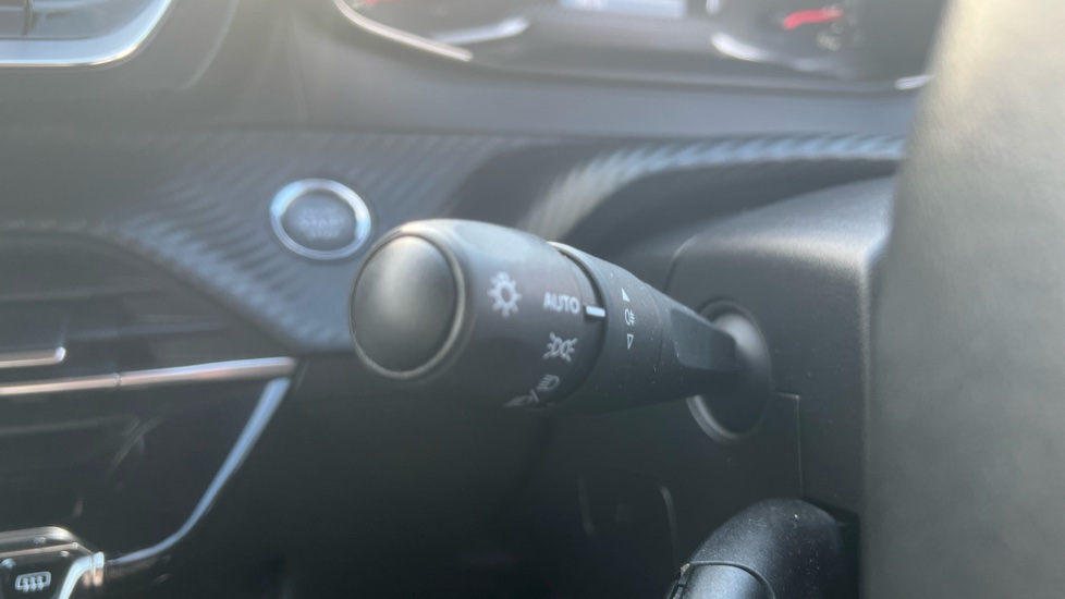 Peugeot 208 1.2 PureTech Active 5dr Petrol Hatchback - Image 33