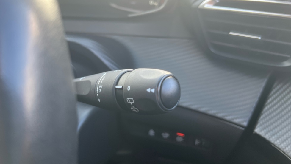 Peugeot 208 1.2 PureTech Active 5dr Petrol Hatchback - Image 34