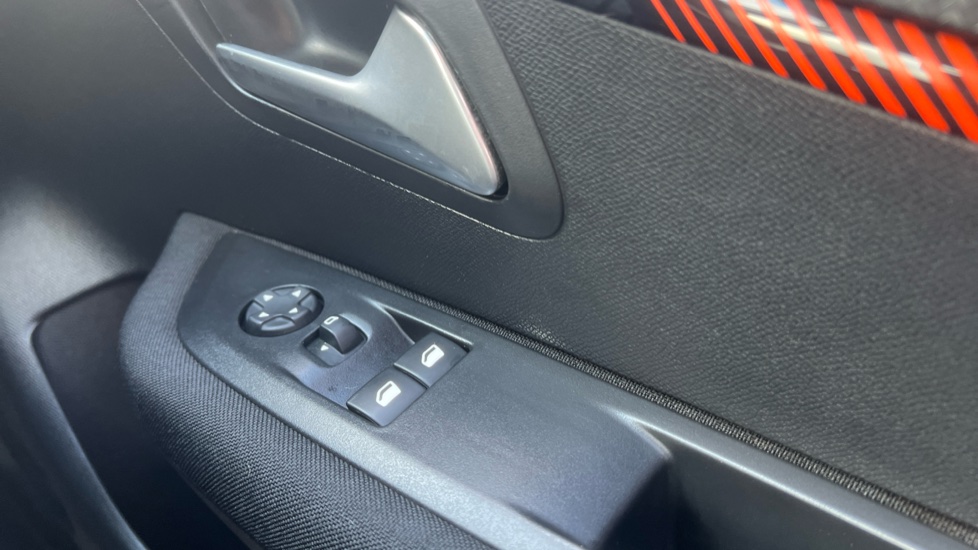 Peugeot 208 1.2 PureTech Active 5dr Petrol Hatchback - Image 38