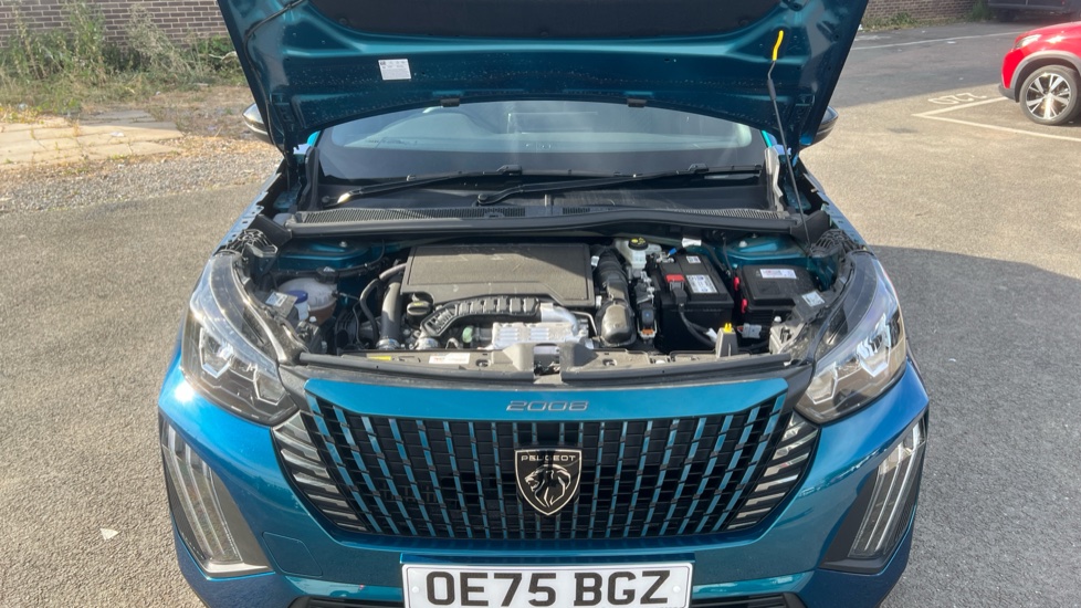 Peugeot 2008 1.2 PureTech Allure 5dr Petrol Estate - Image 8