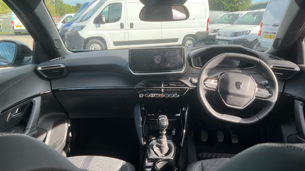Peugeot 2008 1.2 PureTech Allure 5dr Petrol Estate - Image 10
