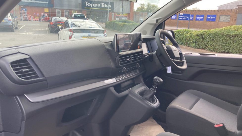 Peugeot Expert L1 Diesel 2.2 BlueHDi 150 Professional Crew Van - Image 9