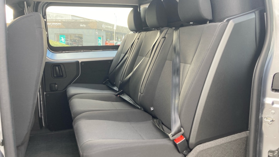 Peugeot Expert L1 Diesel 2.2 BlueHDi 150 Professional Crew Van - Image 16