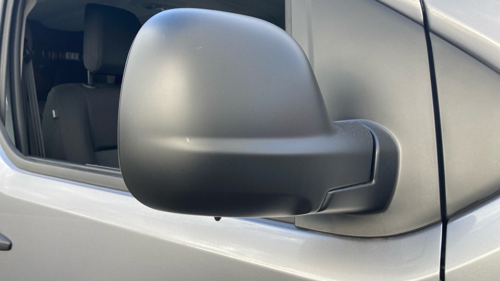 Peugeot Expert L1 Diesel 2.2 BlueHDi 150 Professional Crew Van - Image 34