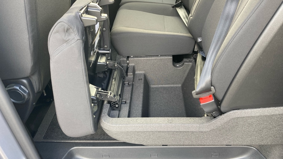 Peugeot Expert L1 Diesel 2.2 BlueHDi 150 Professional Crew Van - Image 37