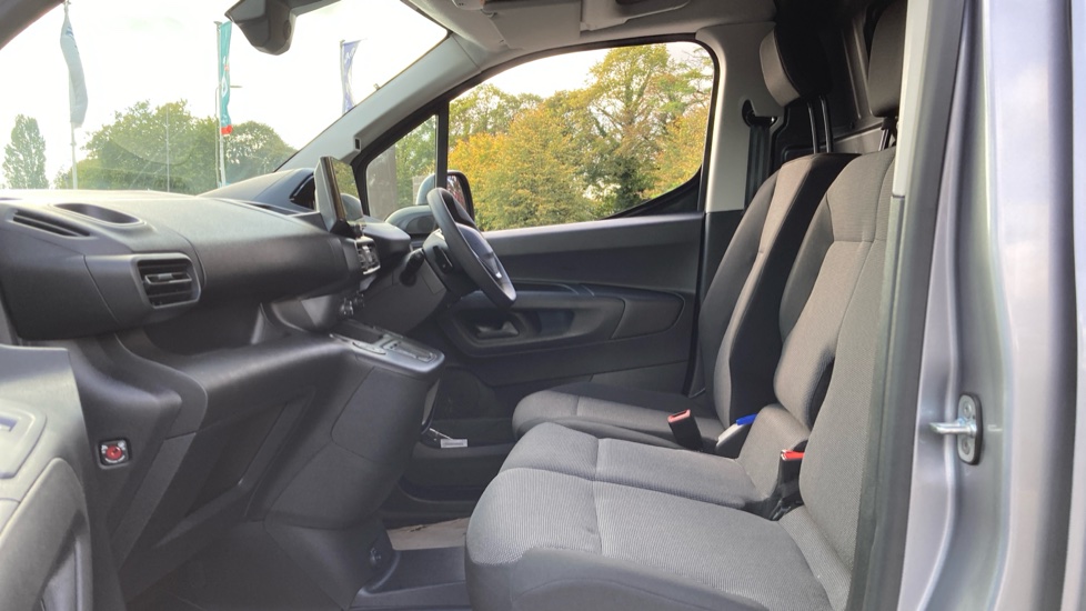 Peugeot Partner Xl Diesel 1.5 BlueHDi 130 Professional Plus Van EAT8 - Image 10