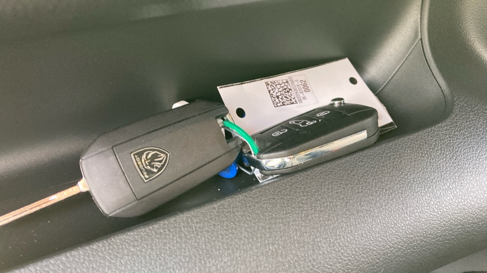 Peugeot Partner Xl Diesel 1.5 BlueHDi 130 Professional Plus Van EAT8 - Image 19