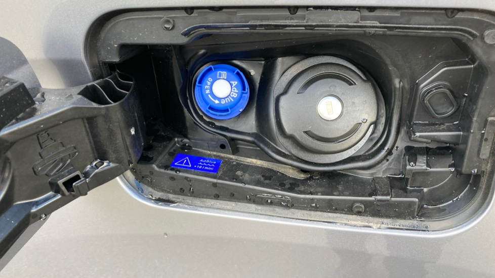 Peugeot Partner Xl Diesel 1.5 BlueHDi 130 Professional Plus Van EAT8 - Image 28