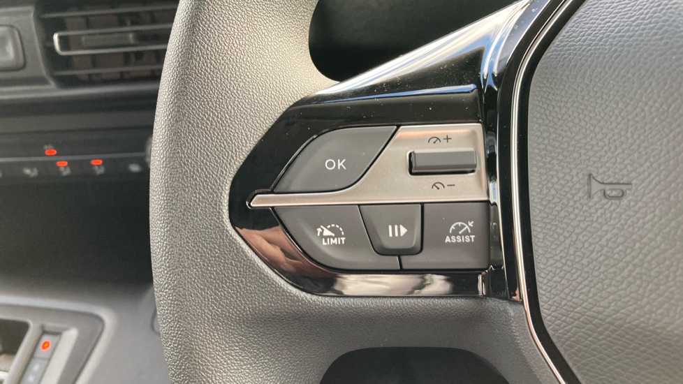 Peugeot Partner Xl Diesel 1.5 BlueHDi 130 Professional Plus Van EAT8 - Image 35