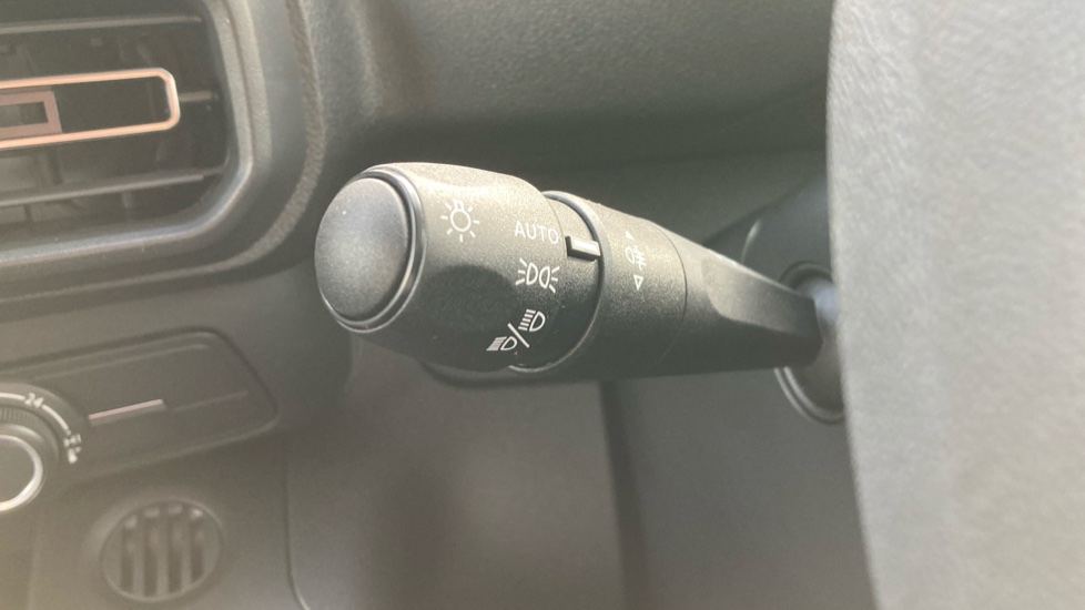 Peugeot Partner Xl Diesel 1.5 BlueHDi 130 Professional Plus Van EAT8 - Image 37