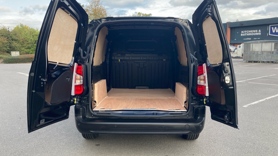 Peugeot Partner Xl Diesel 1.5 BlueHDi 130 Professional Plus Van EAT8 - Image 4