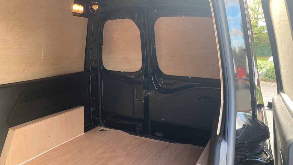 Peugeot Partner Xl Diesel 1.5 BlueHDi 130 Professional Plus Van EAT8 - Image 15