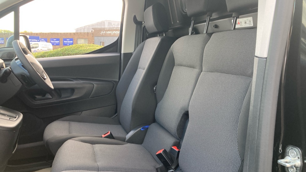 Peugeot Partner Xl Diesel 1.5 BlueHDi 130 Professional Plus Van EAT8 - Image 16