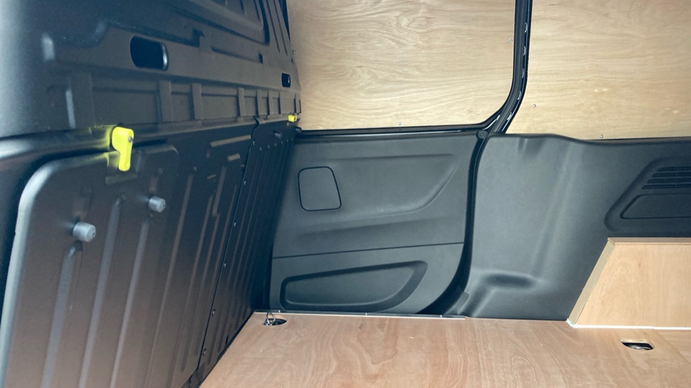 Peugeot Partner Xl Diesel 1.5 BlueHDi 130 Professional Plus Van EAT8 - Image 28