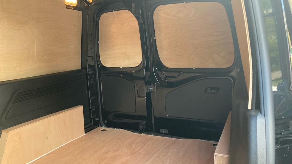 Peugeot Partner Xl Diesel 1.5 BlueHDi 130 Professional Plus Van EAT8 - Image 29