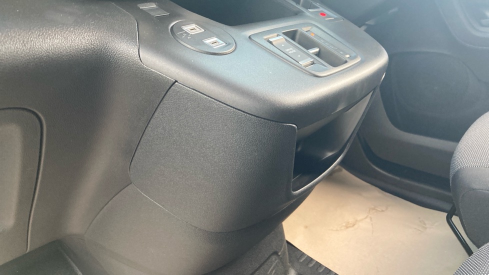 Peugeot Partner Xl Diesel 1.5 BlueHDi 130 Professional Plus Van EAT8 - Image 33