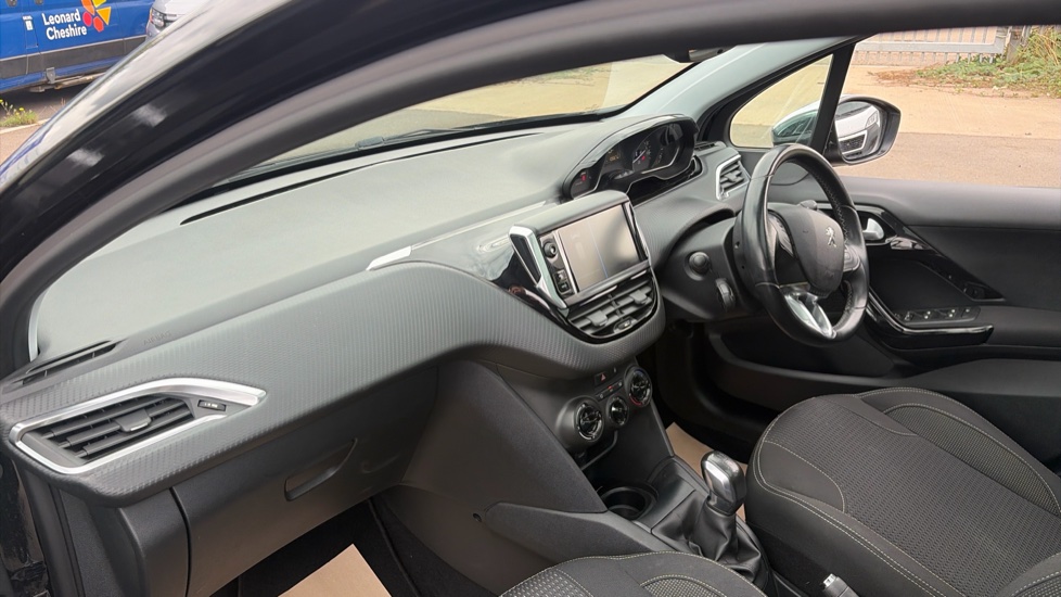 Peugeot 208 1.2 PureTech Allure Premium 5dr [Start Stop] Petrol Hatchback - Image 9