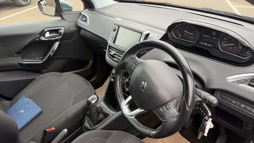 Peugeot 208 1.2 PureTech Allure Premium 5dr [Start Stop] Petrol Hatchback - Image 11