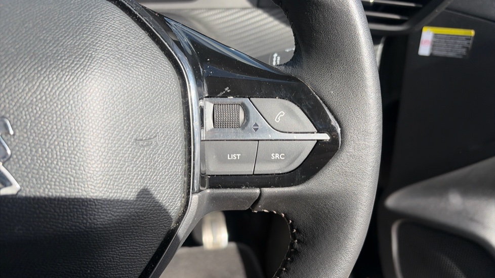 Peugeot 208 1.2 PureTech 100 Allure Premium + 5dr Petrol Hatchback - Image 30