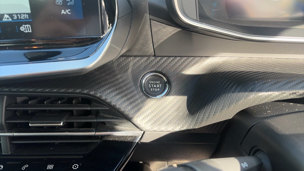 Peugeot 208 1.2 PureTech 100 Allure Premium + 5dr Petrol Hatchback - Image 32
