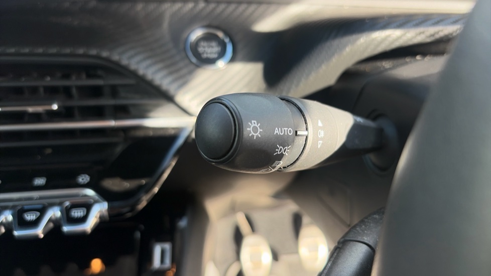 Peugeot 208 1.2 PureTech 100 Allure Premium + 5dr Petrol Hatchback - Image 33