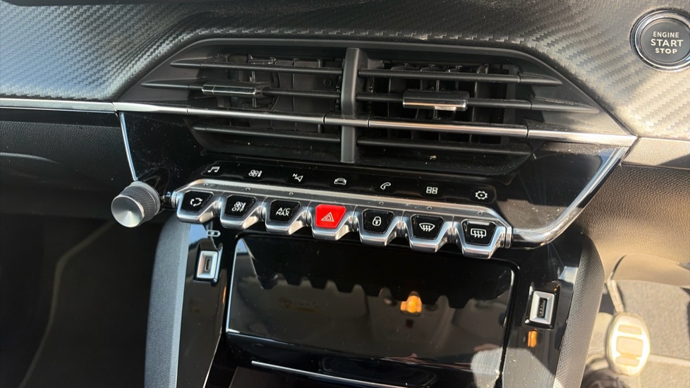 Peugeot 208 1.2 PureTech 100 Allure Premium + 5dr Petrol Hatchback - Image 39