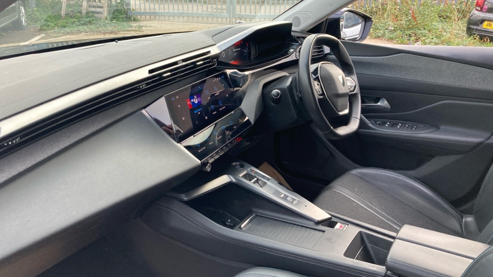 Peugeot 308 1.2 PureTech Allure Premium 5dr EAT8 Petrol Estate - Image 9