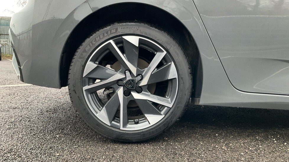Peugeot 308 1.2 Hybrid 136 Allure 5dr e-DSC6 Petrol Hatchback - Image 7