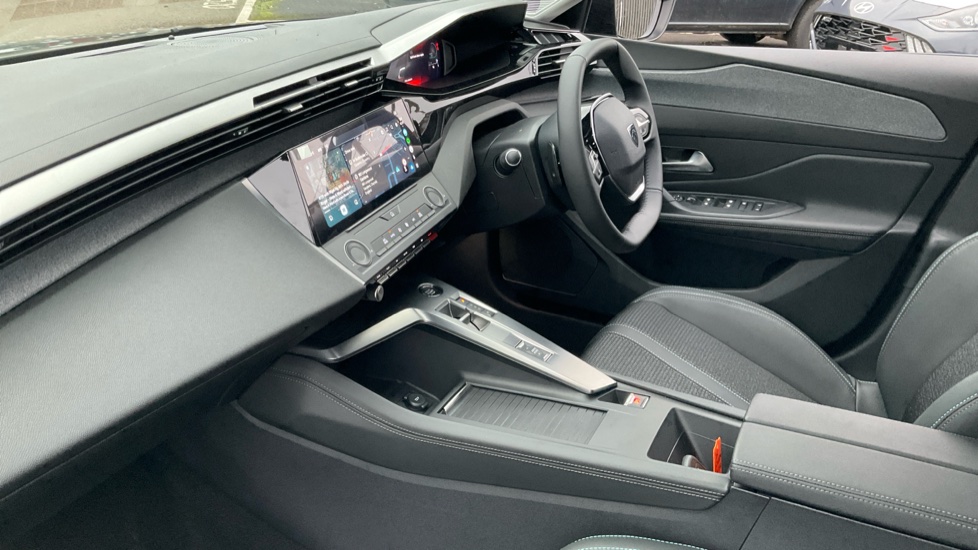 Peugeot 308 1.2 Hybrid 136 Allure 5dr e-DSC6 Petrol Hatchback - Image 9