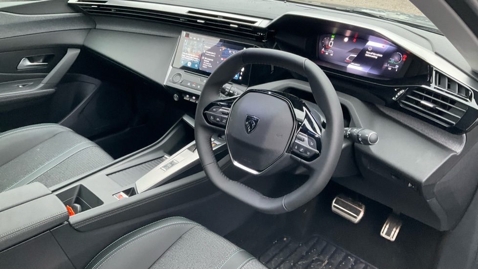Peugeot 308 1.2 Hybrid 136 Allure 5dr e-DSC6 Petrol Hatchback - Image 11