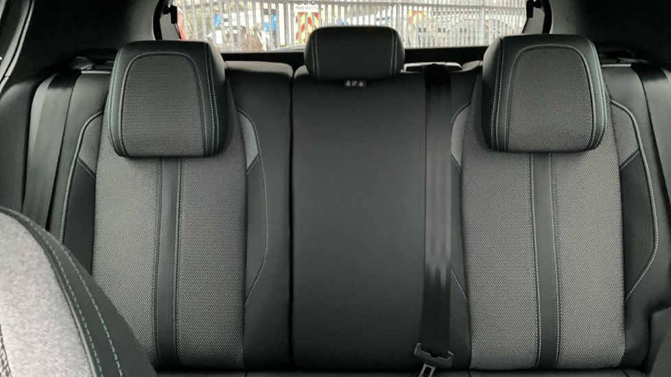 Peugeot 308 1.2 Hybrid 136 Allure 5dr e-DSC6 Petrol Hatchback - Image 15