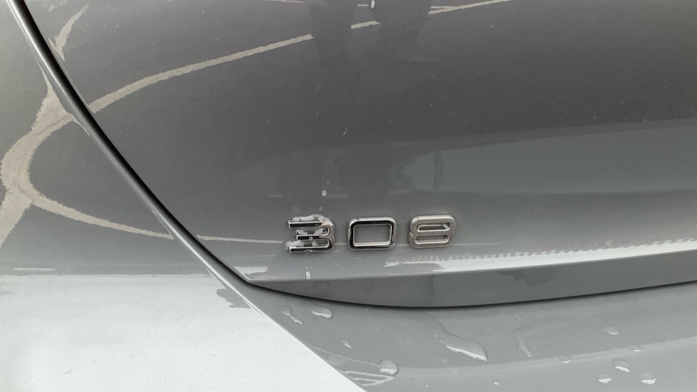 Peugeot 308 1.2 Hybrid 136 Allure 5dr e-DSC6 Petrol Hatchback - Image 41