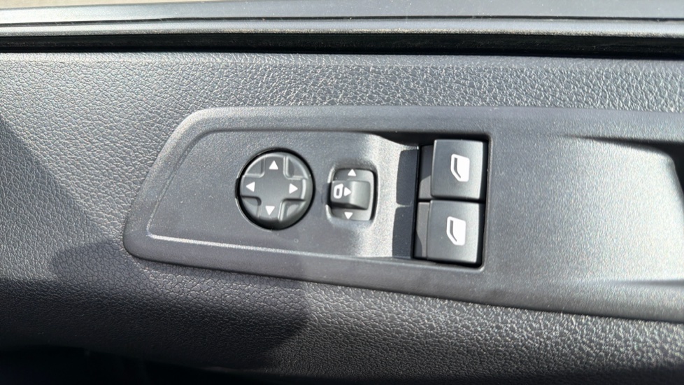 Peugeot Expert M Diesel Special Edition 2.2 180 Sport Crew Van EAT8 - Image 32